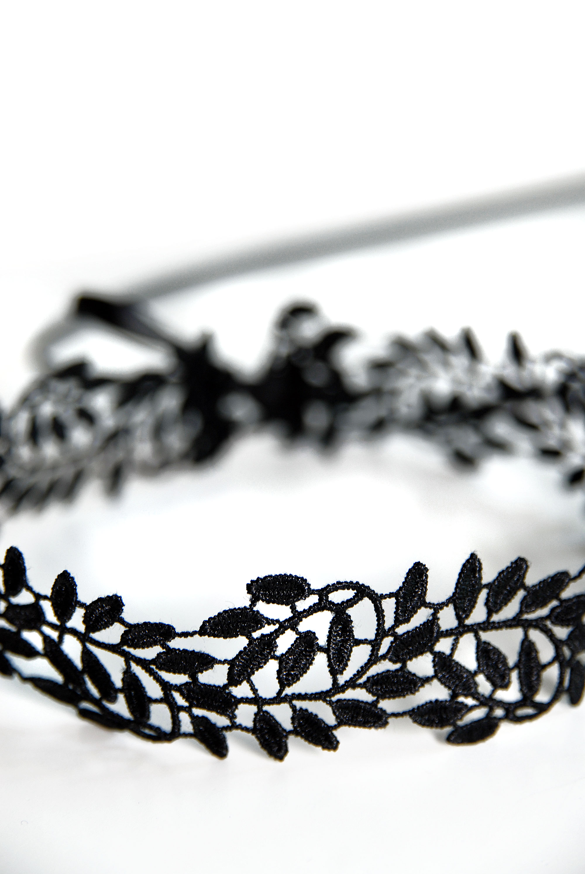 Leaves Choker