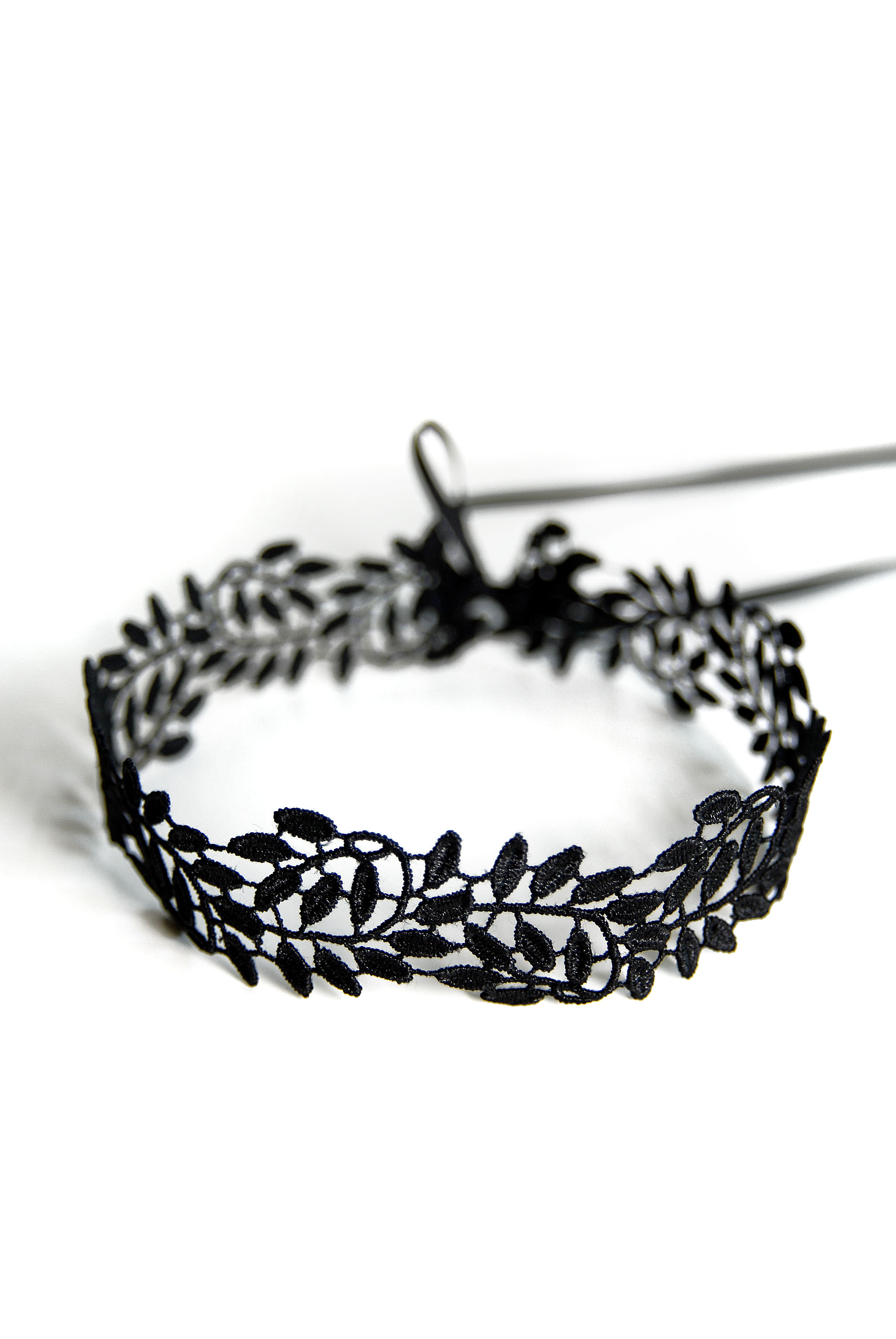 Leaves Choker